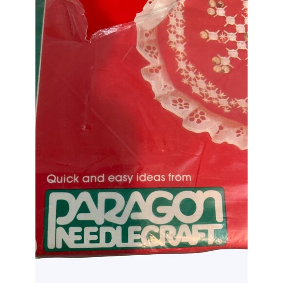 SnowFlaking  Sixteen Inch Christmas Wreath Kit Easy Craft Project - Picture 9 of 11